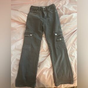 Zara girls size 10 brownish/gray cargo pant. NWOT. Never worn!
